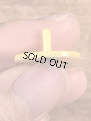 企業キャラクターのミスターピーナッツのビンテージプラスチックピン