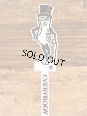 企業キャラクターのミスターピーナッツのビンテージマドラー