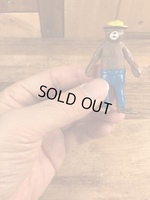 スモーキーベアのPVC製のヴィンテージベンダブルフィギュア