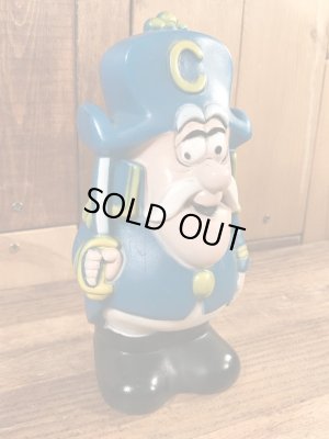 企業キャラクターのキャプテンクランチの貯金箱フィギュア