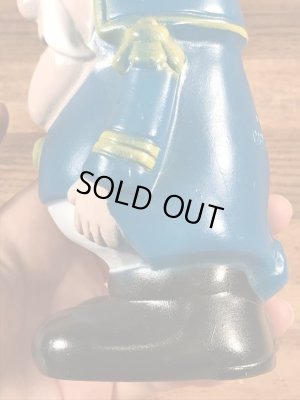 アドバタイジングキャラクターのキャプテンクランチのコインバンクドール