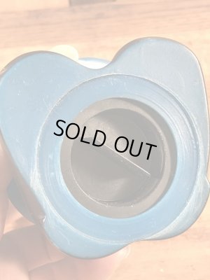 アドバタイジングキャラクターのキャプテンクランチのコインバンクドール