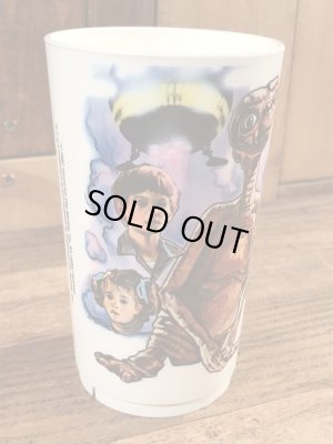 イーティーのプラスチック製のビンテージプラカップ