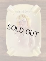 Pin-Up Girl “Turn Me Over” Ceramic Ashtray　ピンナップガール　ビンテージ　アシュトレイ　灰皿　50年代