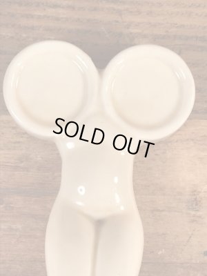おっぱいが容器になっているヌードのヴィンテージ塩コショウ入れ