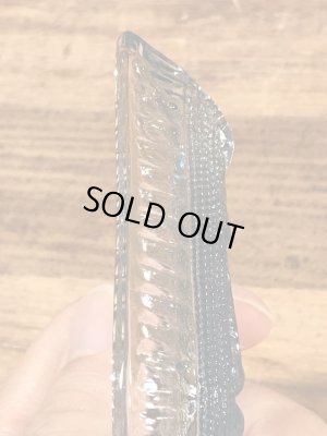 ダイヤのガラス製のビンテージ灰皿
