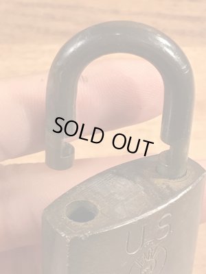 ミリタリー物の真鍮製のビンテージ南京錠