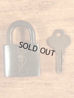 ミリタリー物の真鍮製のビンテージ南京錠