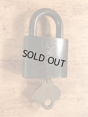 ミリタリー物の真鍮製のビンテージ南京錠