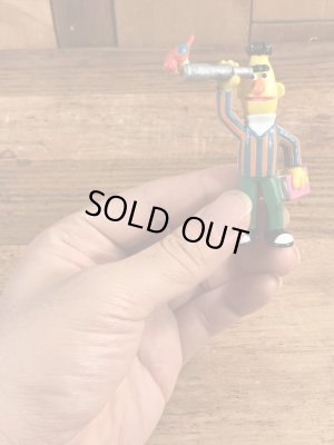 セサミストリートのバートのヴィンテージPVCフィギュア