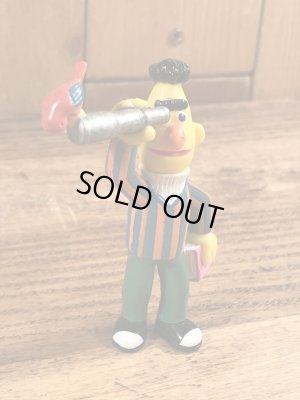 セサミストリートのバートのビンテージPVC製フィギュア