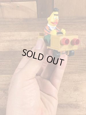 セサミストリートのバートのビンテージカートイ