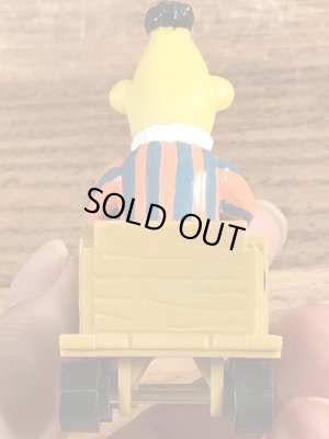 セサミストリートのバートのヴィンテージPVCフィギュア