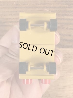 セサミストリートのバートのヴィンテージPVCフィギュア