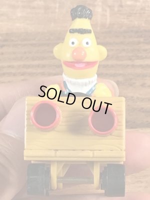 セサミストリートのバートのビンテージカートイ