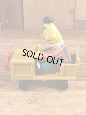 セサミストリートのバートのヴィンテージPVCフィギュア