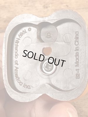 スーパーマリオブラザーズのクリボーのビンテージミールトイ