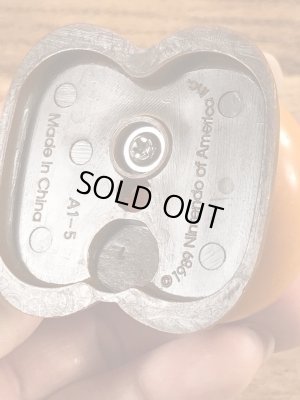 スーパーマリオブラザーズのクリボーのビンテージミールトイ