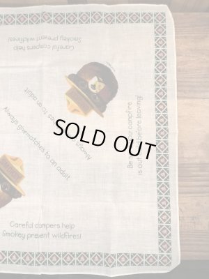 アドバタイジングキャラクターのスモーキーベアのビンテージバンダナ