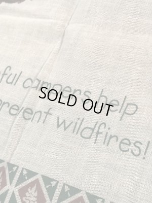 企業キャラクターのスモーキーザベアのヴィンテージバンダナ