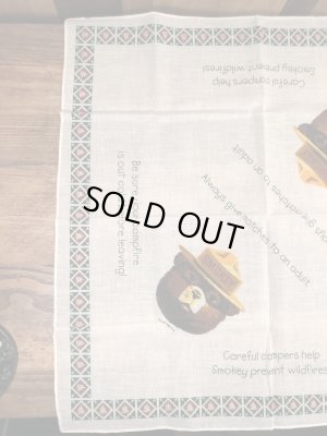 企業キャラクターのスモーキーザベアのヴィンテージバンダナ