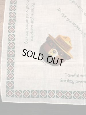 企業キャラクターのスモーキーザベアのヴィンテージバンダナ