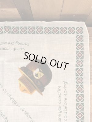 アドバタイジングキャラクターのスモーキーベアのビンテージバンダナ