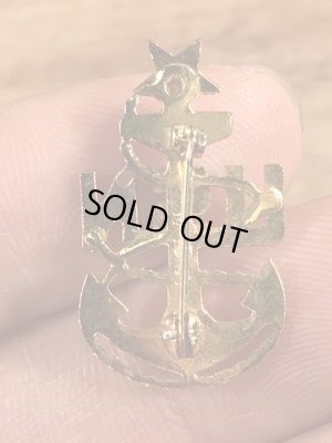 ミリタリーのUSネイビーのビンテージピンバッジ