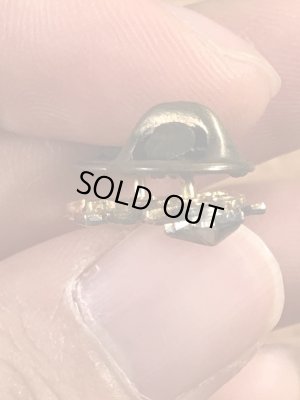 ミリタリー物のUSネイビーのヴィンテージピンズ