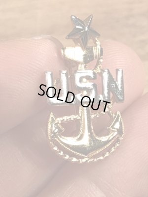 ミリタリーのUSNのヴィンテージピンバッチ