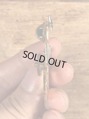 ミリタリー物のUSネイビーのビンテージピンバッジ