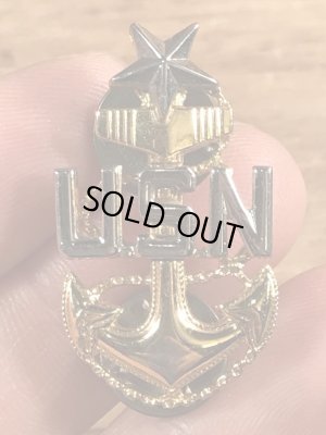 ミリタリー物のUSNのヴィンテージピンズ