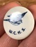 W.C.H.S.とツバメが描かれたヴィンテージ缶バッチ