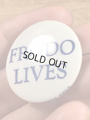 Frodo Livesのメッセージが書かれたヴィンテージ缶バッチ