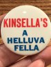 Kinsella's A Helluva Fellaのメッセージが書かれたビンテージ缶バッジ