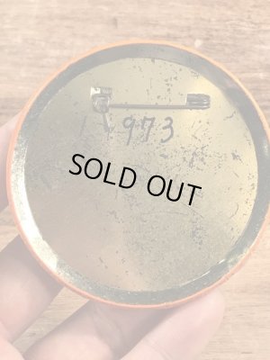 企業物の広告のヴィンテージ缶バッチ