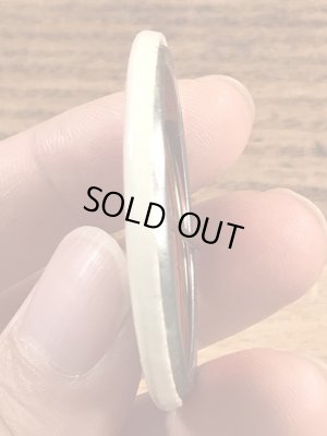 Kinsella's A Helluva Fellaのメッセージが書かれたビンテージ缶バッジ