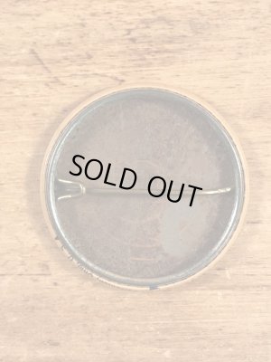 Will I Do In A Clinch?のメッセージが書かれたヴィンテージ缶バッチ