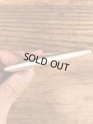 I Was Born To Raise Hellのメッセージが書かれたビンテージ缶バッジ