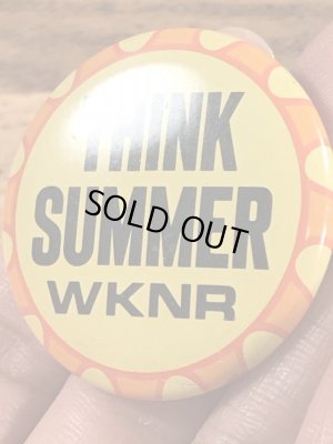 アメリカのラジオ番組Think Summer WKNRのヴィンテージ缶バッチ