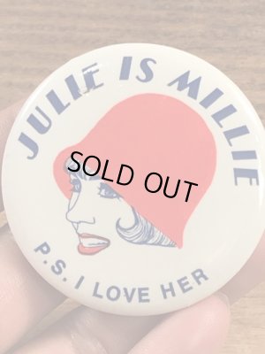 1967年のミュージカル映画モダンミリーのビンテージ缶バッジ