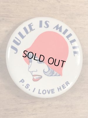 1967年のミュージカル映画モダンミリーのビンテージ缶バッジ