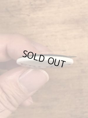 Frodo Livesのメッセージが書かれたヴィンテージ缶バッチ