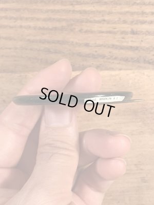 Female and Male TFWが描かれたヴィンテージ缶バッチ