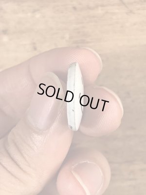 スマイルの顔が描かれたビンテージ缶バッジ