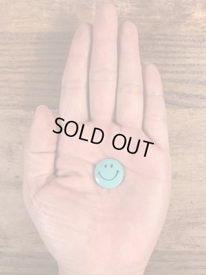 スマイルの顔が描かれたビンテージ缶バッジ