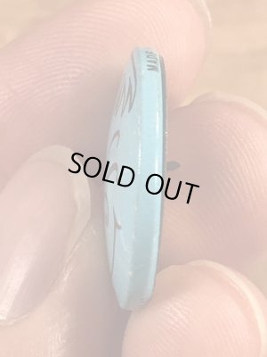 Creative House社製のスマイルのビンテージ缶バッジ