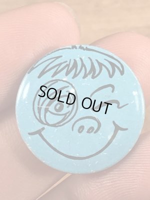 Creative House社製のスマイルのビンテージ缶バッジ