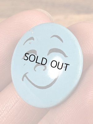 Creative House社製のスマイルフェイスのヴィンテージ缶バッチ