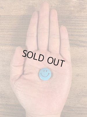 スマイルの顔が描かれたビンテージ缶バッジ